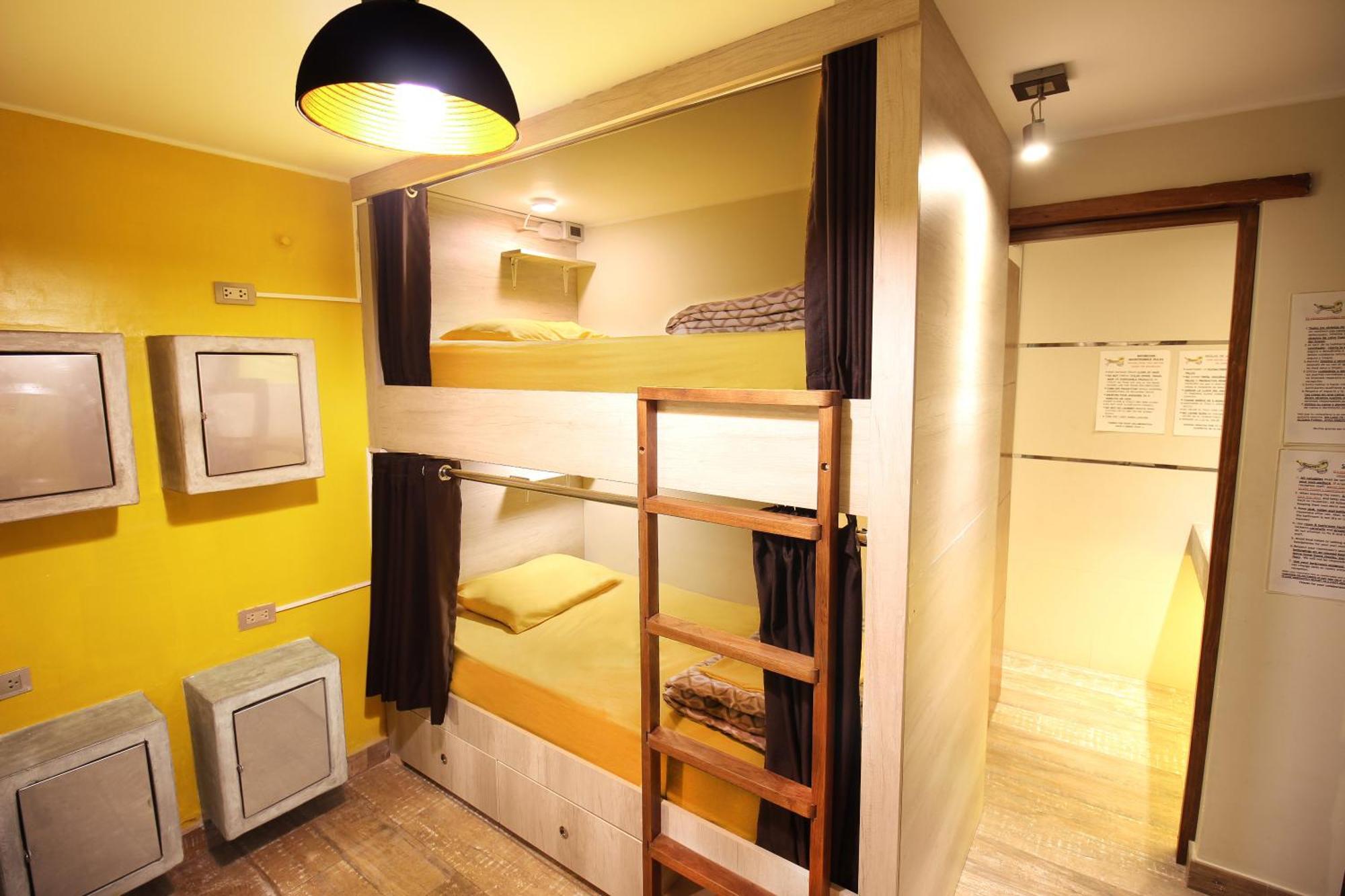 Banana'S Adventure Hostel Ica Chambre photo